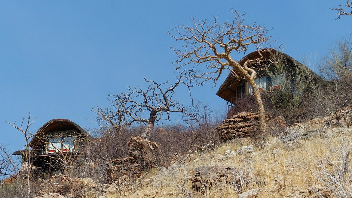 Etaambura’s designer-builder Trevor Nott has not imposed his designs on the landscape – he has melded his beautiful structures around nature